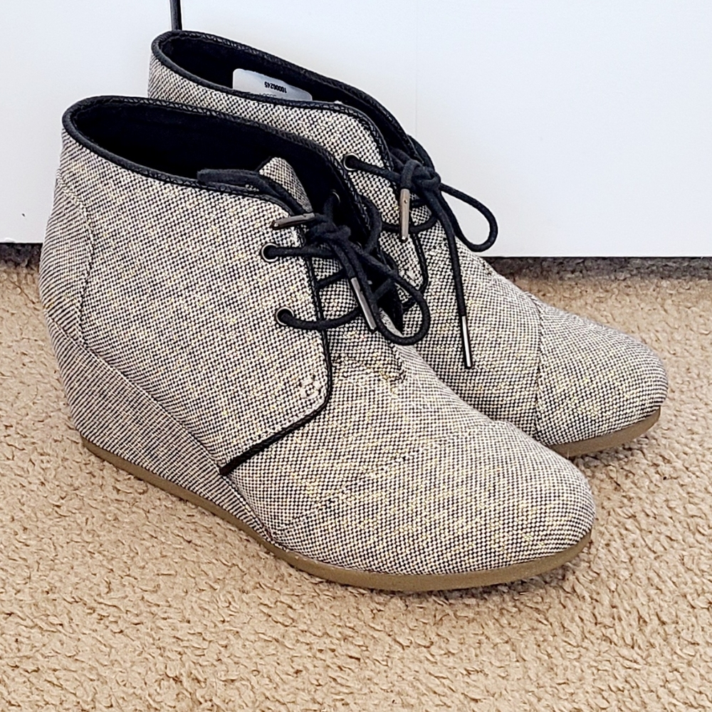 EUC TOMS Black / Gold Metallic Wedge Booties